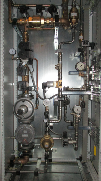 Interior view of the oxy-fuel burner control unit